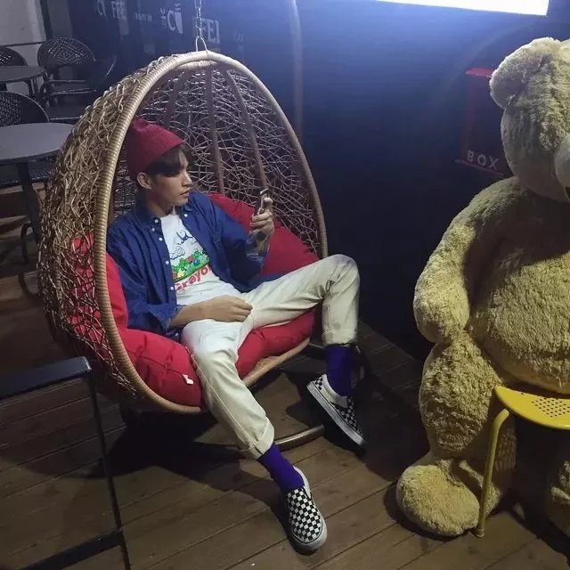 甄威月江