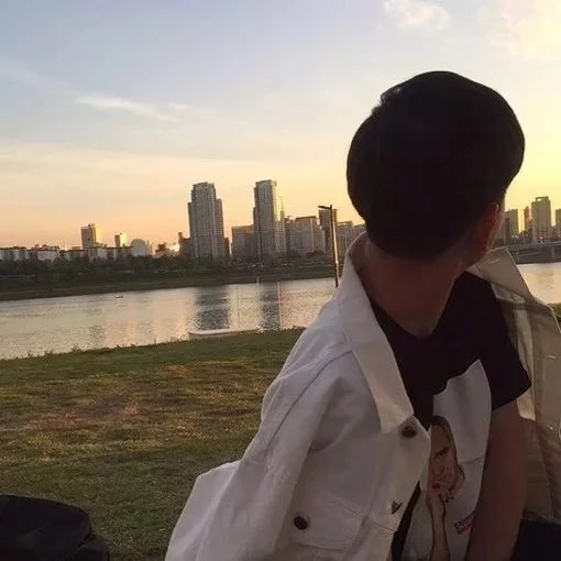 缪才露初